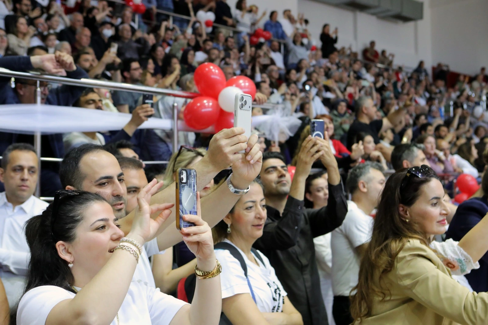 BayraklÄ±âda 23 Nisan ProgramlarÄ± ÃocuklarÄ±n YoÄun KatÄ±lÄ±mÄ±yla Devam Ediyor (3)-1776867690204.webp